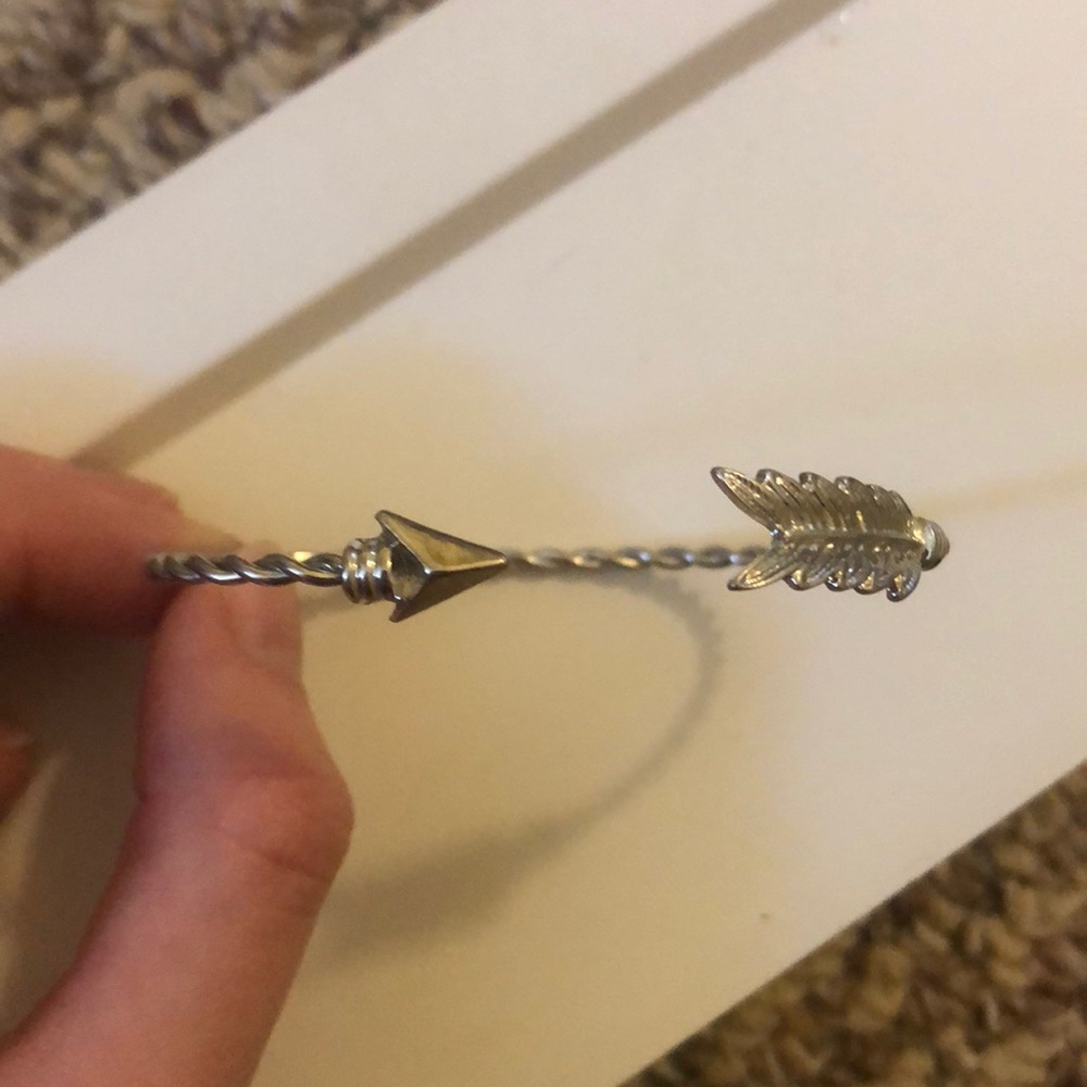 Arrow bracelet